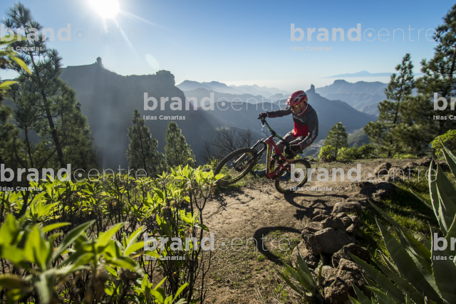 Jordi Bagó en mountainbike por Gran Canaria