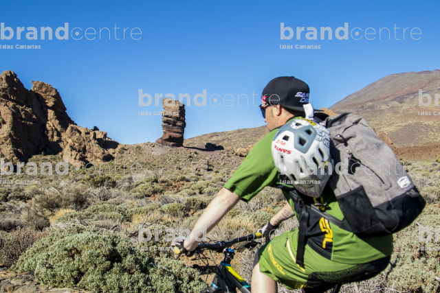 Jordi Bagó by mountain bike in Tenerife