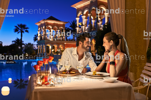 Romantic dinner at Bahía del Duque