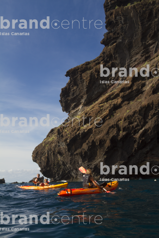 Kayak excursion through Los Gigantes