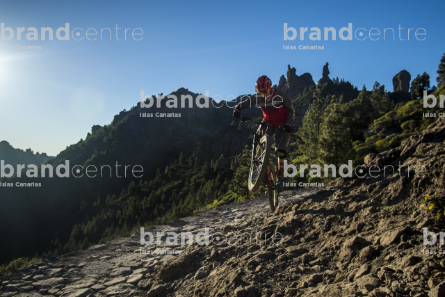 Jordi Bagó by mountain bike in Gran Canaria