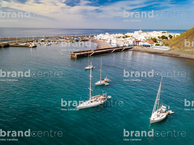 Sailboats in Puerto de las Nieves